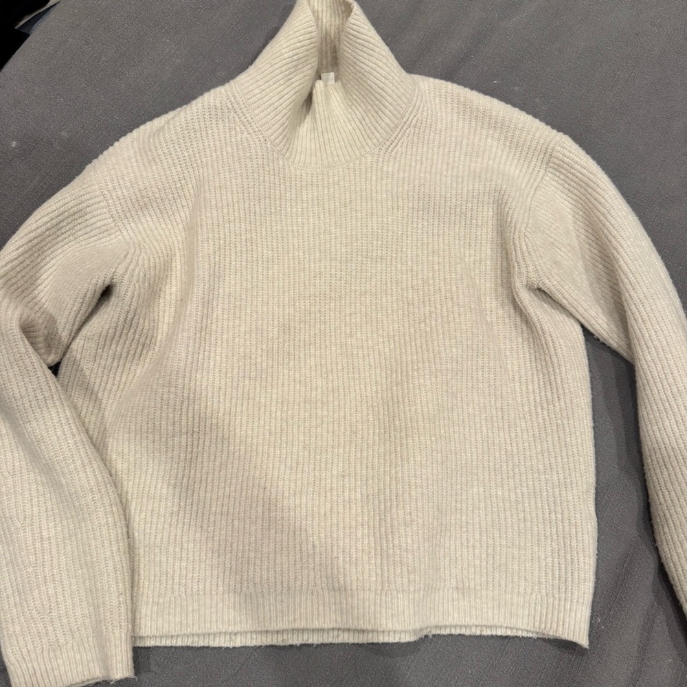 Uniqlo Cream Ribbed Turtleneck Sweater